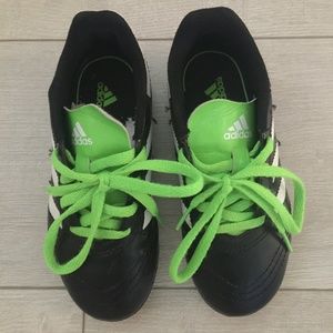 Adidas Boys Soccer Cleats Size 12K great condition